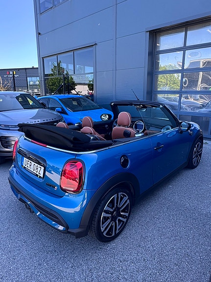 MINI Cooper S 6 of 7