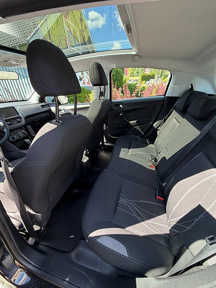Peugeot 208 7 of 7