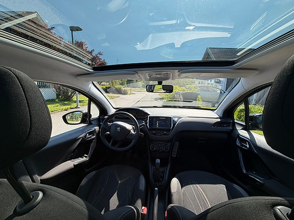 Peugeot 208 5 of 7