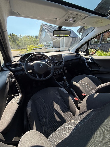Peugeot 208 6 of 7