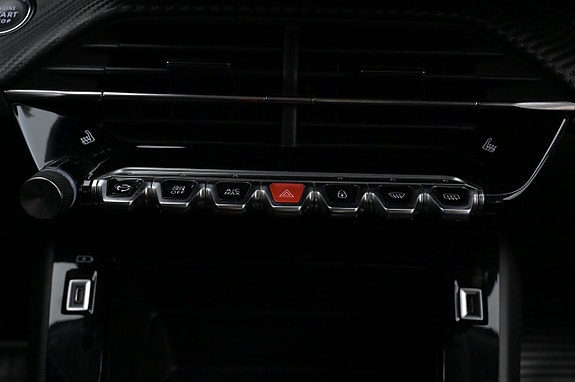 Peugeot e-2008 20 of 27
