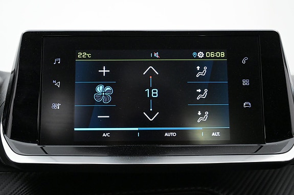 Peugeot e-2008 18 of 27