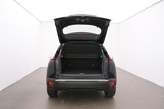 Peugeot e-2008 25 of 27