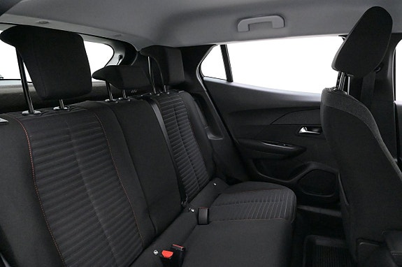Peugeot e-2008 24 of 27