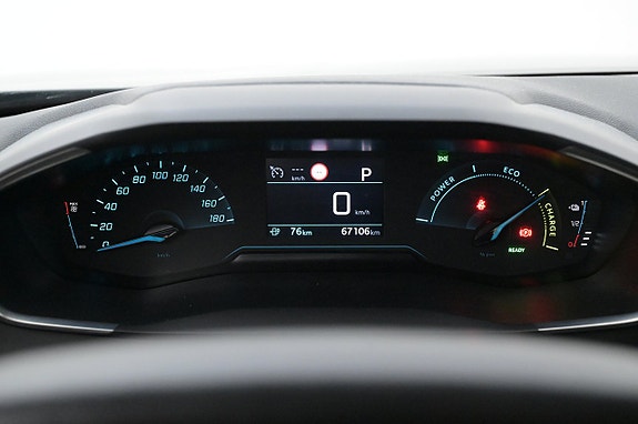 Peugeot e-2008 9 of 27