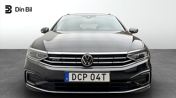 Volkswagen Passat 4 of 12