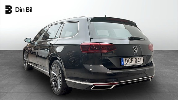 Volkswagen Passat 3 of 12