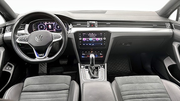 Volkswagen Passat 10 of 12