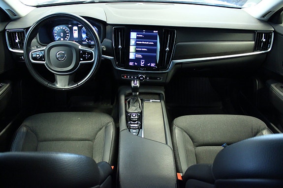 Volvo V90 Cross Country 8 of 9