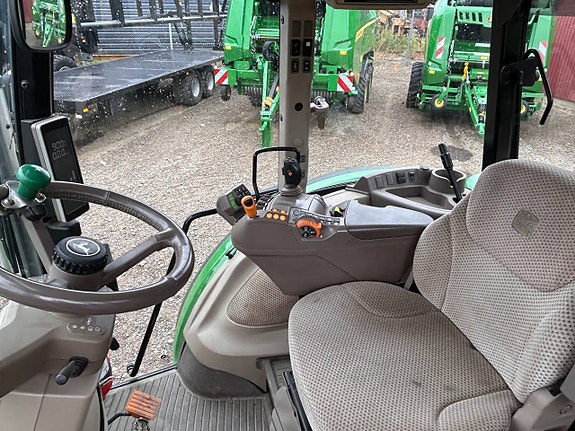John Deere 5125R 6 of 6