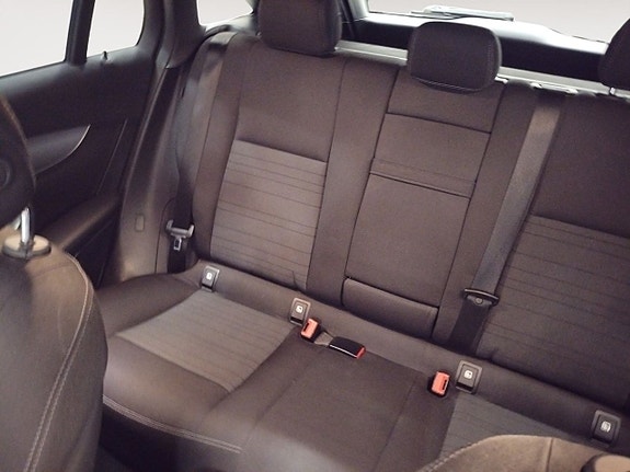 Mercedes-Benz EQC400 12 of 19