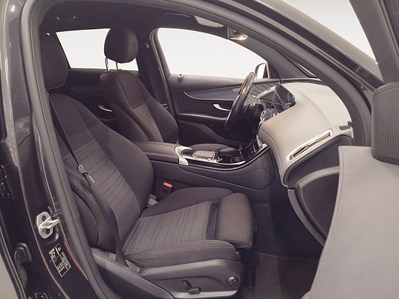 Mercedes-Benz EQC400 13 of 19