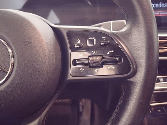 Mercedes-Benz EQC400 19 of 19