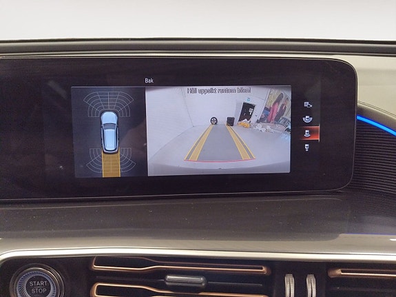 Mercedes-Benz EQC400 16 of 19