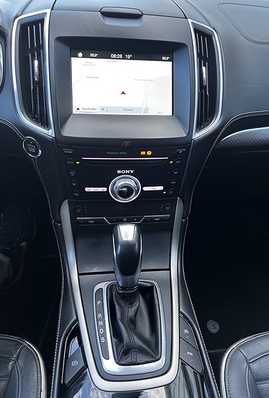 Ford S-MAX 9 of 11