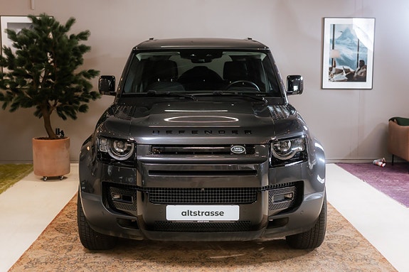 Land Rover Defender 110 5 of 30
