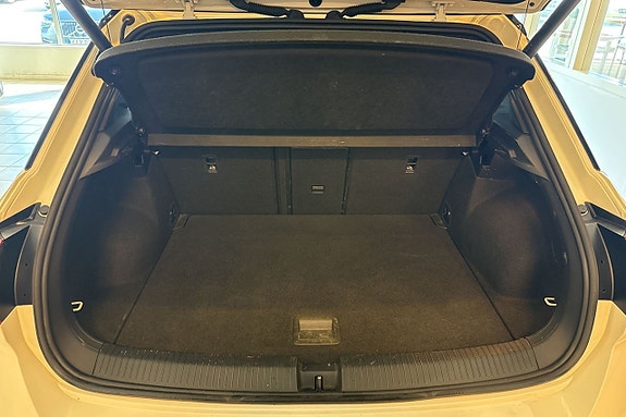 Volkswagen T-Roc 15 of 16
