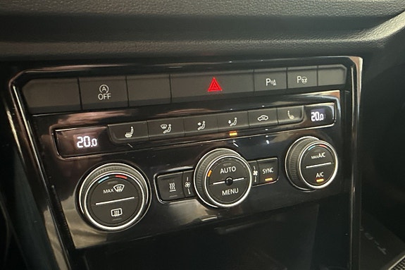 Volkswagen T-Roc 10 of 16