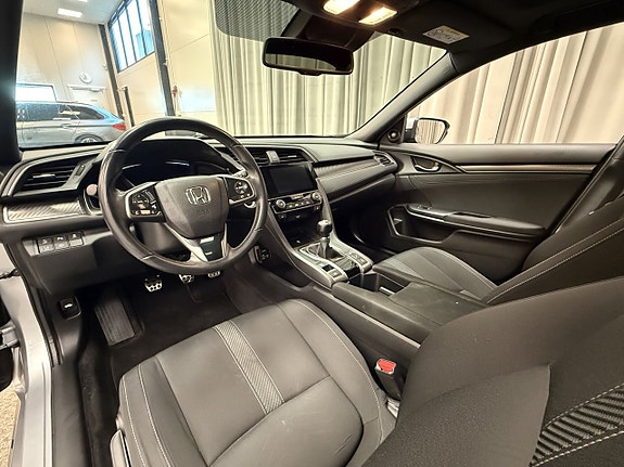 Honda Civic 10 of 17
