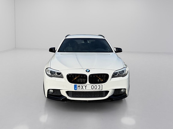 BMW 520d 2 of 15