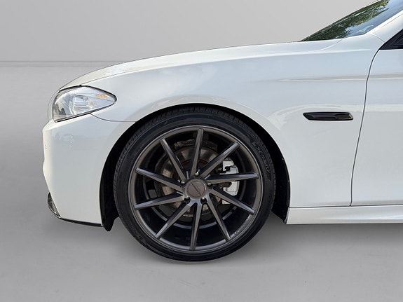 BMW 520d 3 of 15