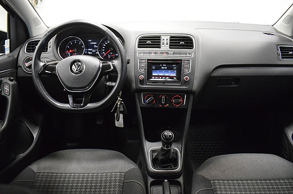 Volkswagen Polo 10 of 23