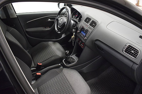 Volkswagen Polo 11 of 23