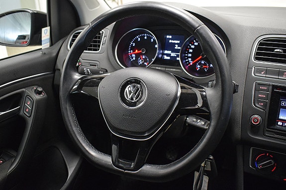 Volkswagen Polo 12 of 23