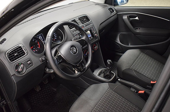 Volkswagen Polo 9 of 23
