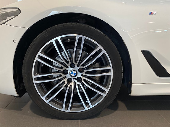 BMW 520 3 of 13