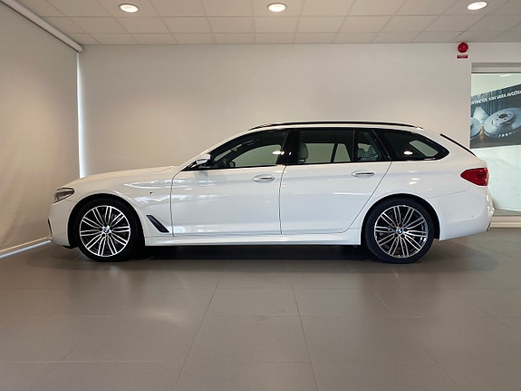 BMW 520 2 of 13