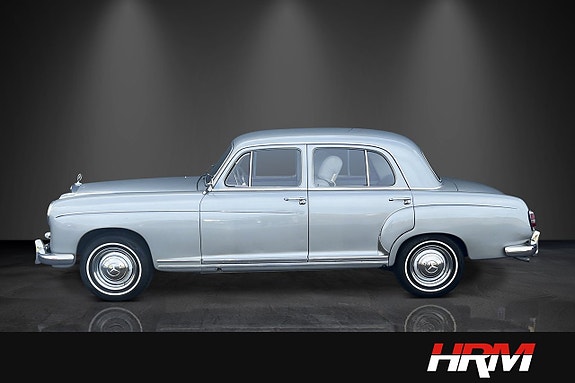 Mercedes-Benz 220 S 2 of 19