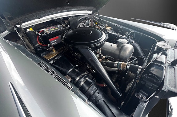 Mercedes-Benz 220 S 7 of 19
