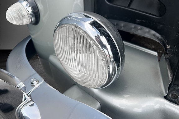 Mercedes-Benz 220 S 8 of 19