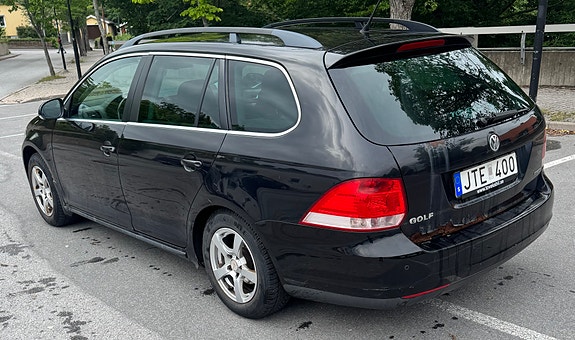 Volkswagen Golf V 2 of 10