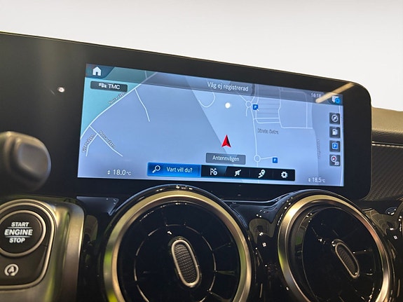 Mercedes-Benz GLB200 d 17 of 23