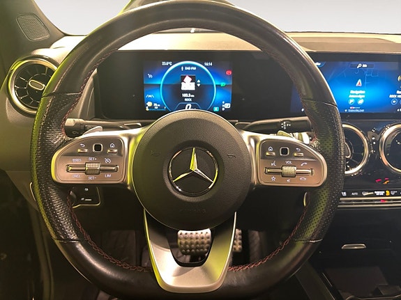 Mercedes-Benz GLB200 d 13 of 23