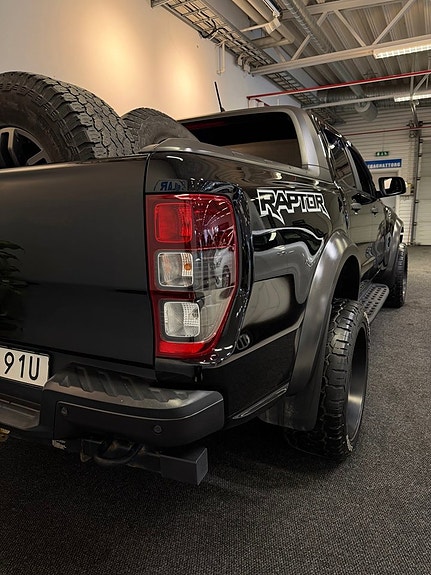 Ford Ranger Raptor 4 of 23