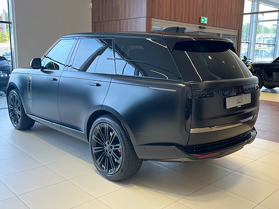 Land Rover Range Rover 2 of 10
