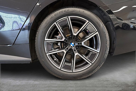 BMW i4 15 of 18