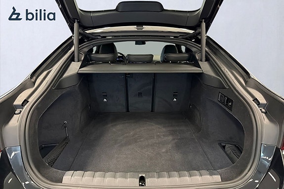 BMW i4 10 of 18