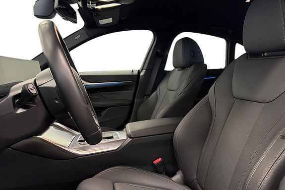 BMW i4 12 of 18
