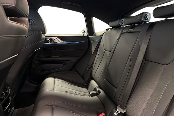 BMW i4 11 of 18