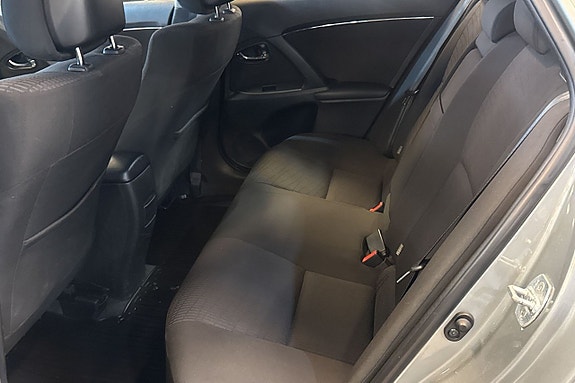 Toyota Avensis 7 of 11