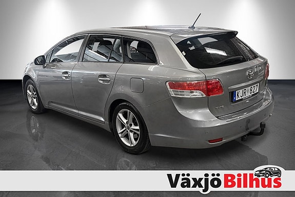 Toyota Avensis 2 of 11