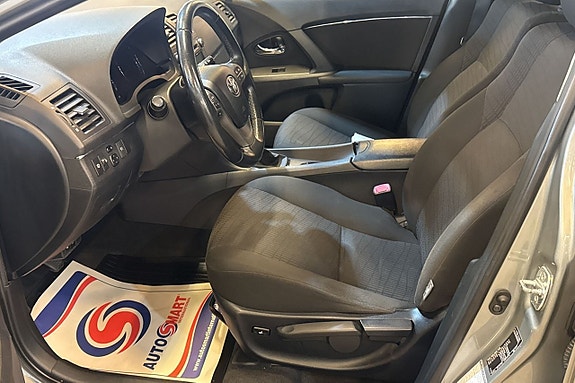 Toyota Avensis 8 of 11