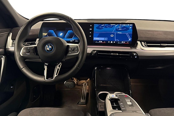 BMW iX2 8 of 18
