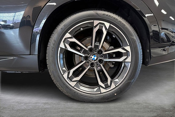 BMW iX2 15 of 18