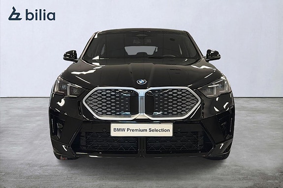 BMW iX2 5 of 18