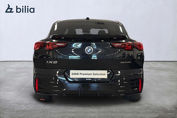 BMW iX2 4 of 18